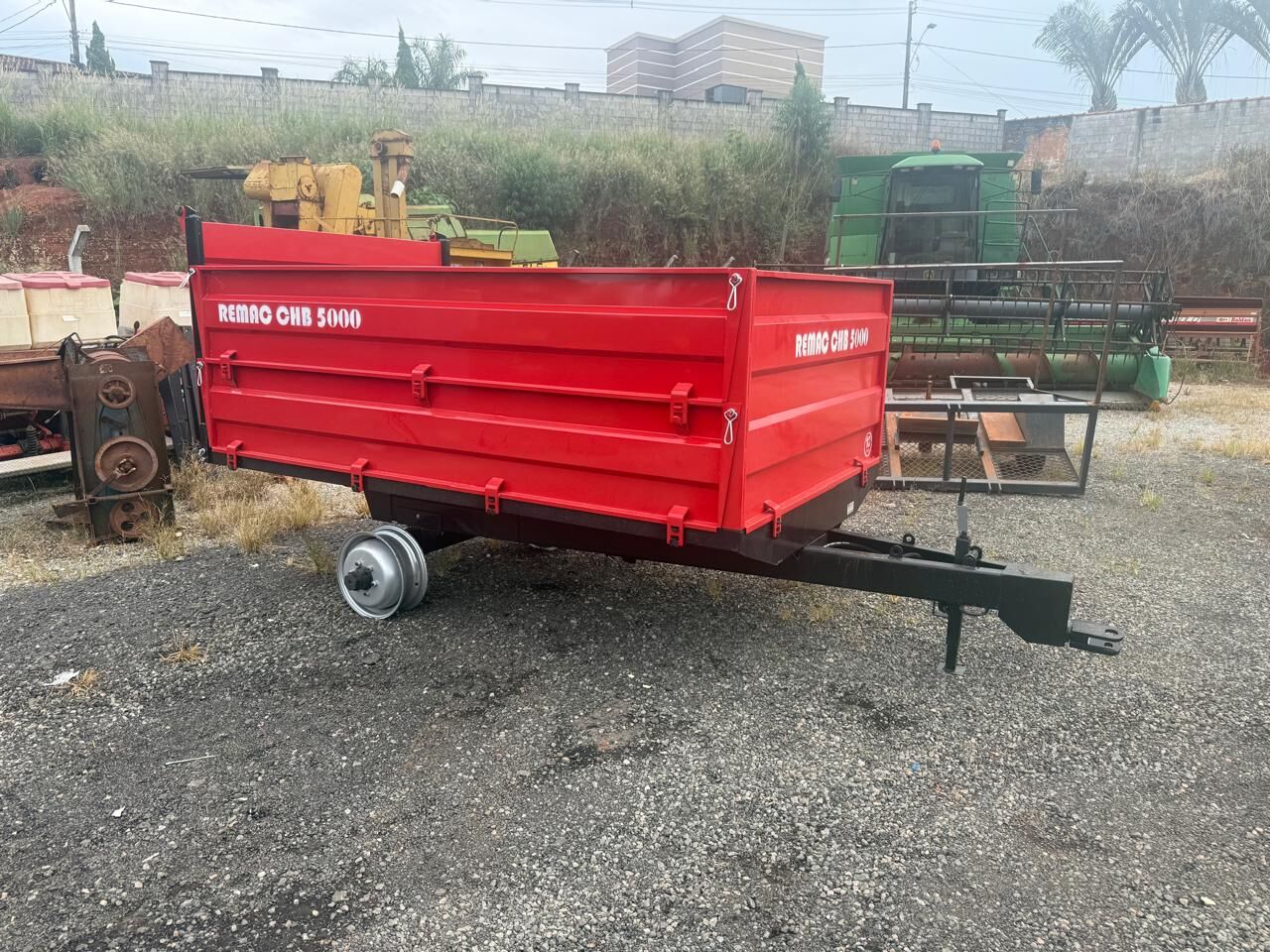Carreta agrícola basculante